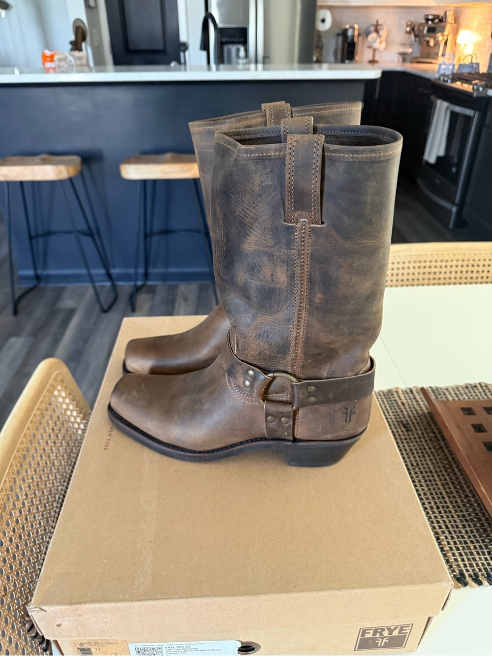 FRYE Harness 12R Tan Leather Boots Women’s Size 11 New in Box - Picture 3 of 6